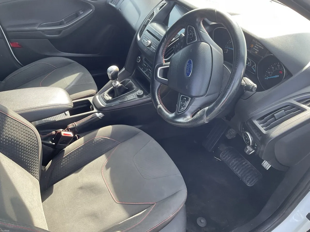 2018  ford focus st - Image 5