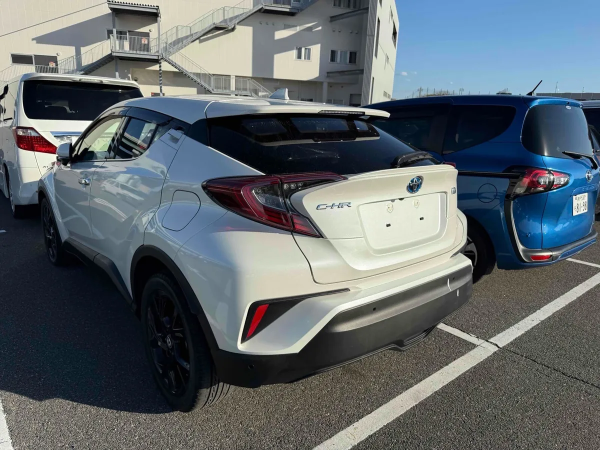 Toyota C-HR 2019 - Image 2