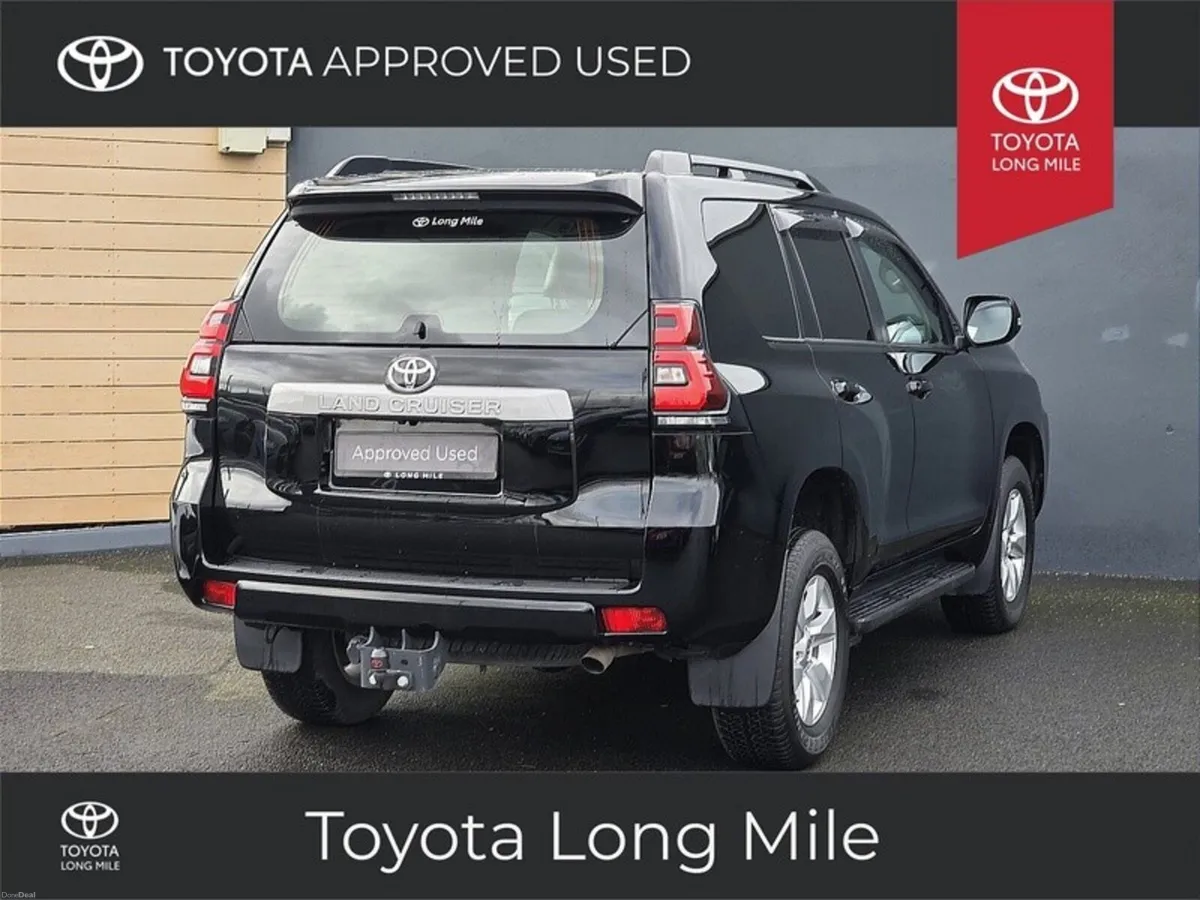Toyota Land Cruiser 2.8 LWB with VAT Invoice - Image 3