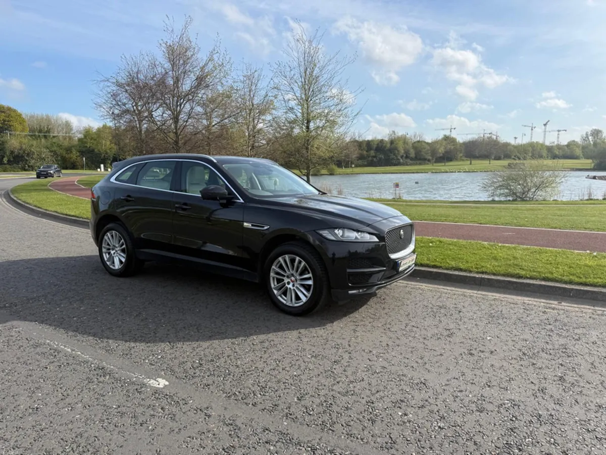 Jaguar F-Pace 2.0 D AWD PORTFOLIO  PAN ROOF MY18 - Image 2