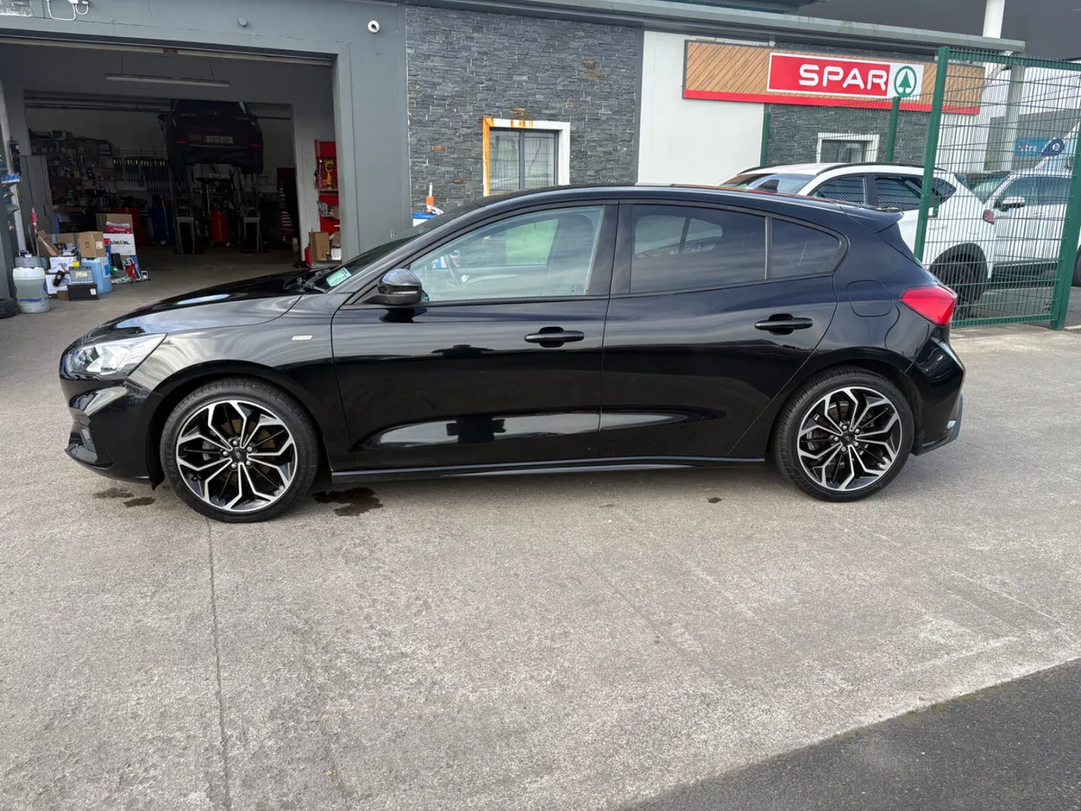 Ford Focus 2021 - Image 4