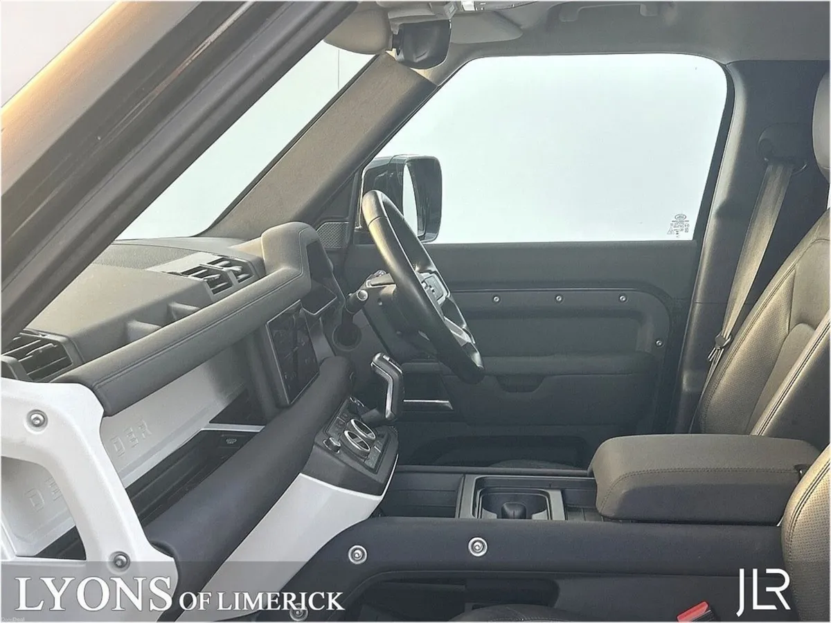 Land Rover Defender 110 2.0 Si4 PHEV*Extended Manf - Image 3