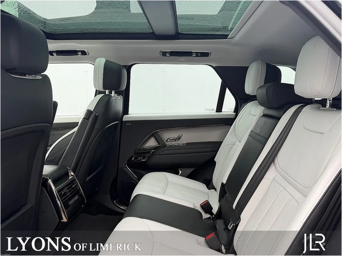 Land Rover Range Rover Sport Dynamic SE 3.0PHEV ** - Image 3