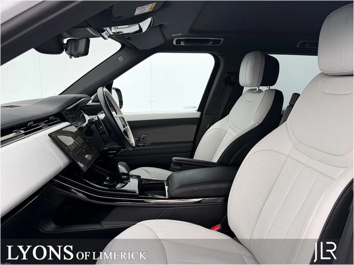 Land Rover Range Rover Sport SWB 3.0 I6 PHEV Dynam - Image 3