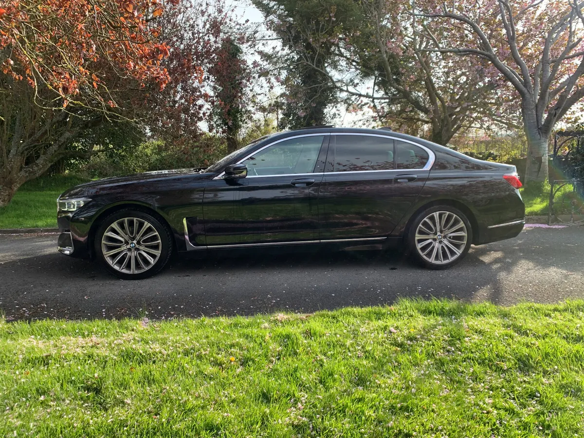 BMW 7-Series 2019 730d - Image 1