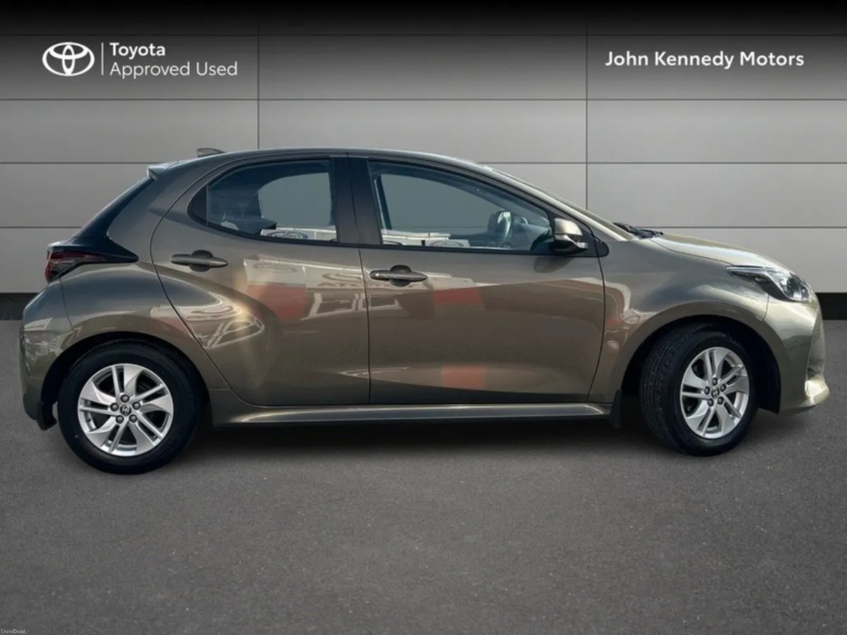 Toyota Yaris 1.5 LUNA - Image 3