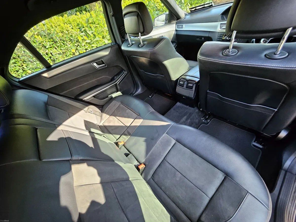 Mercedes-Benz E-Class 2013 - Image 2