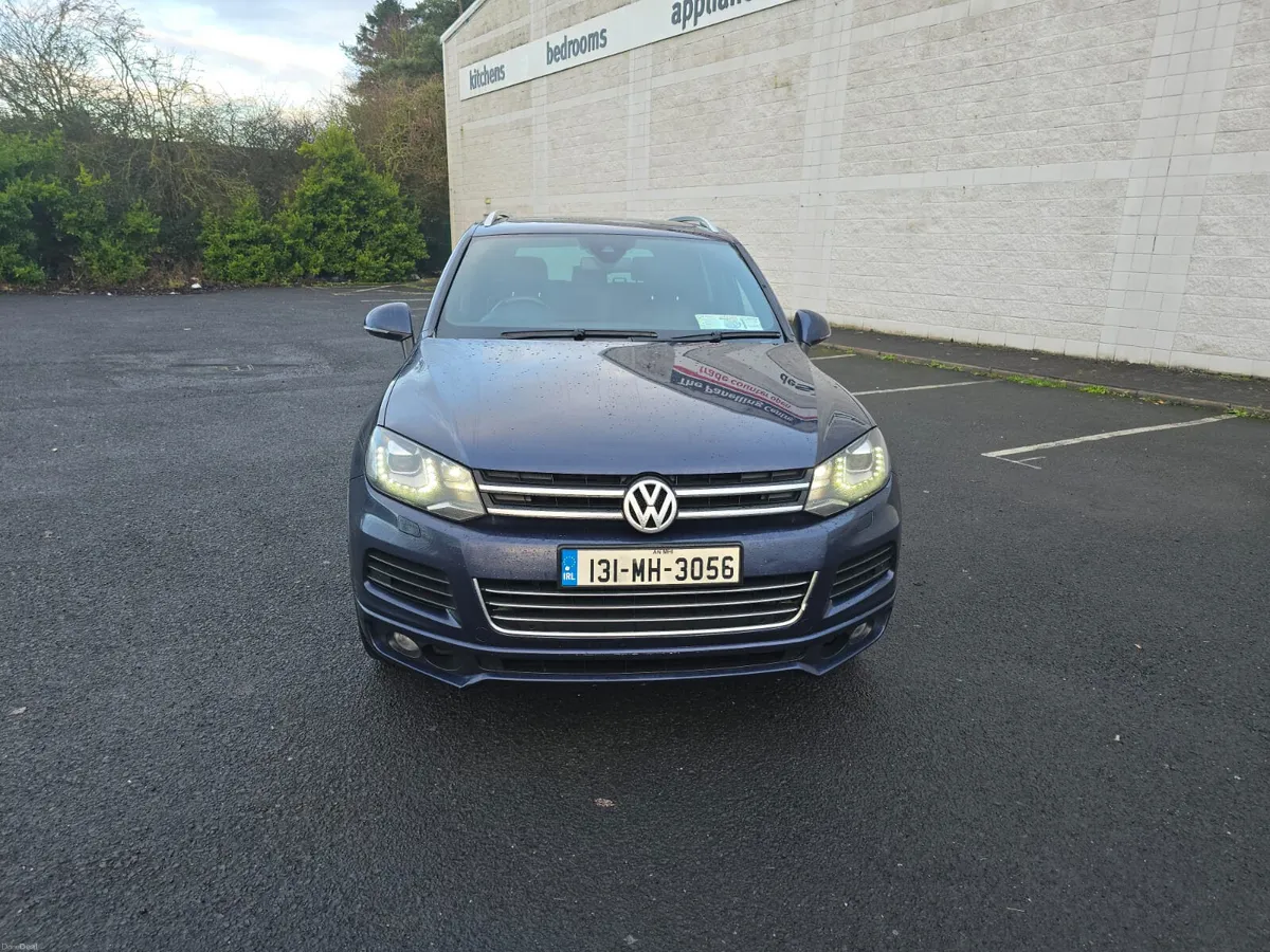 Volkswagen Touareg 2013 R-Line  Top Spec - Image 2