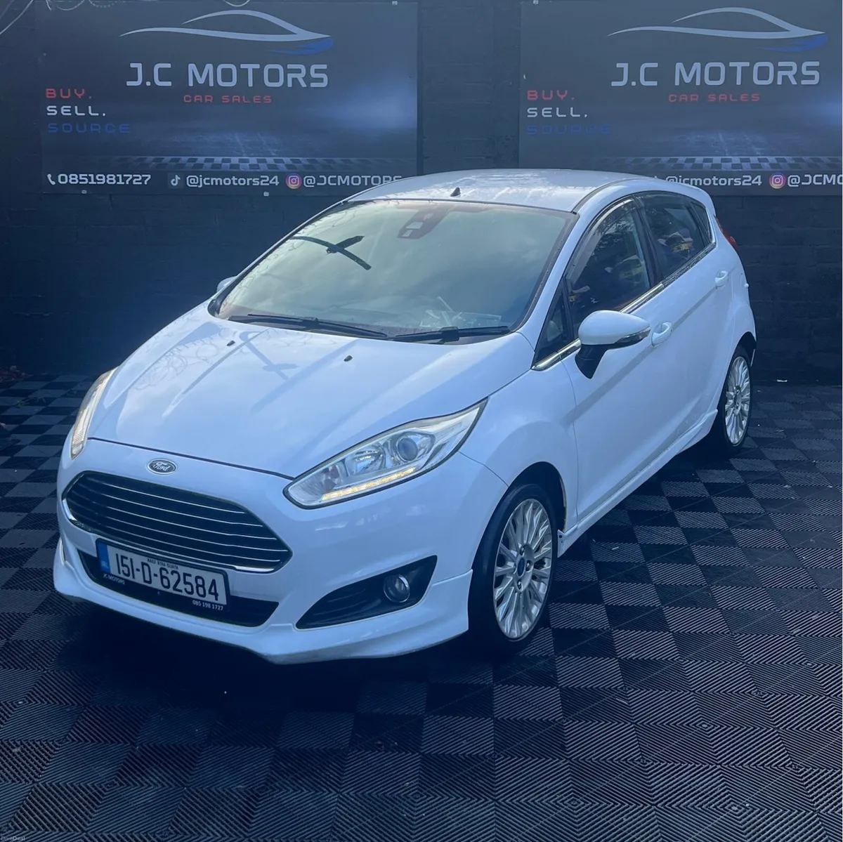 2015 Ford Fiesta (Low KM) Automatic - Image 3