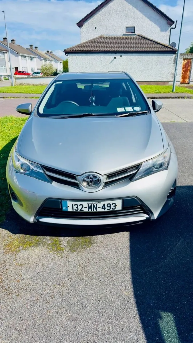 Toyota Auris 2013 - Image 1