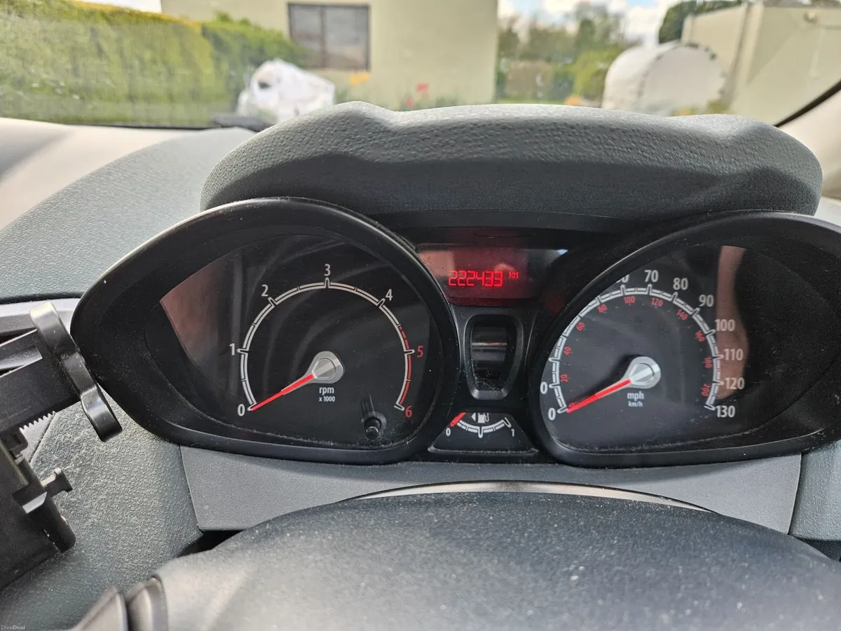 Ford Fiesta 2011 - Image 3