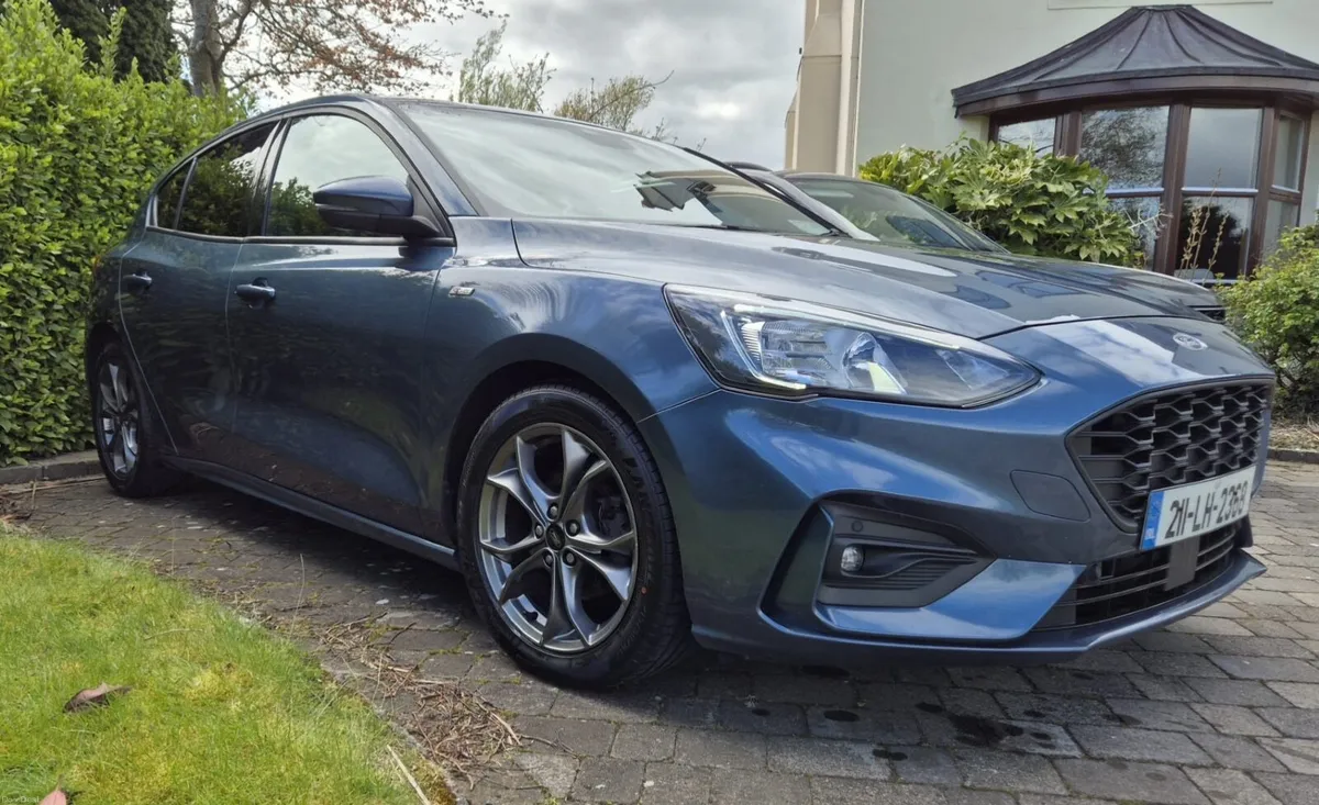 Ford Focus 2021 - Image 2