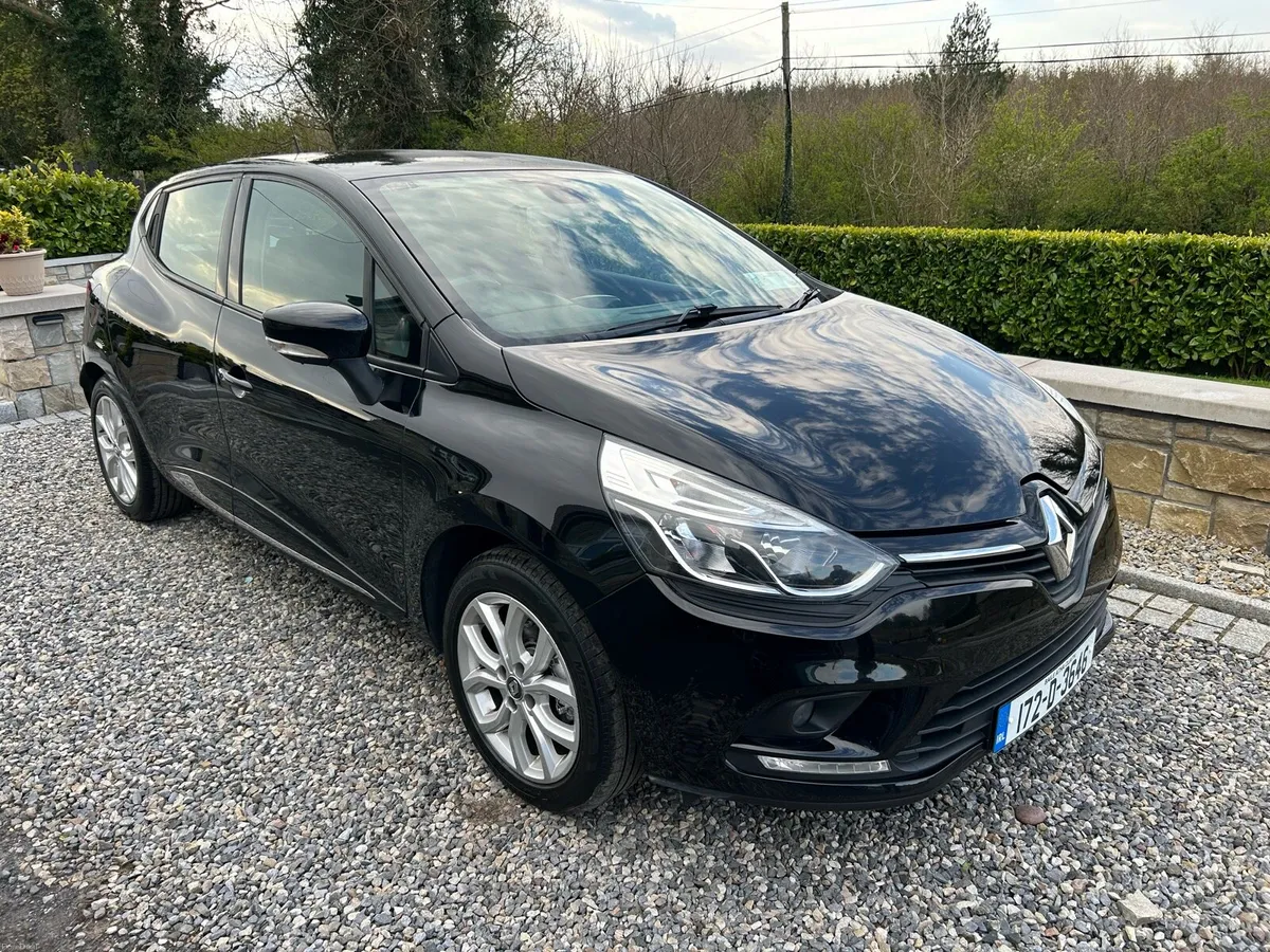 2017 Renault Clio Dynamique NAV 1.1 - Image 1
