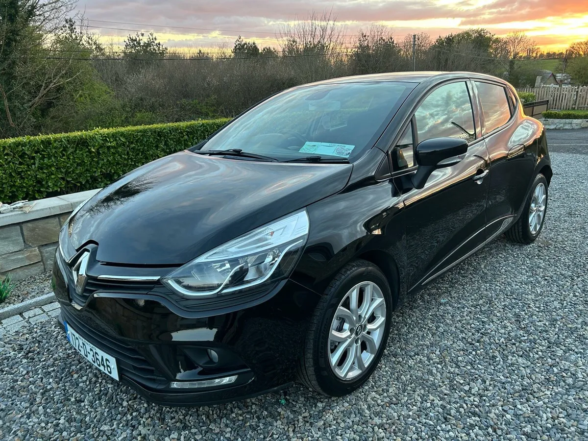 2017 Renault Clio Dynamique NAV 1.1 - Image 2