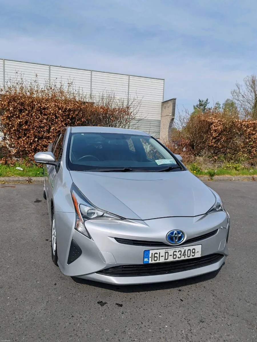 Toyota Prius 2016 - Image 1