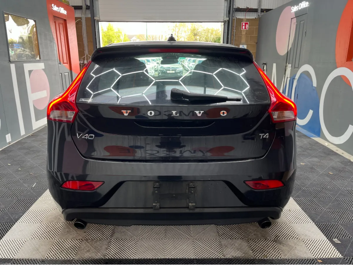 Volvo V40 €11950! 2015 VOLVO V40 1.6 AUTOMATIC / C - Image 3