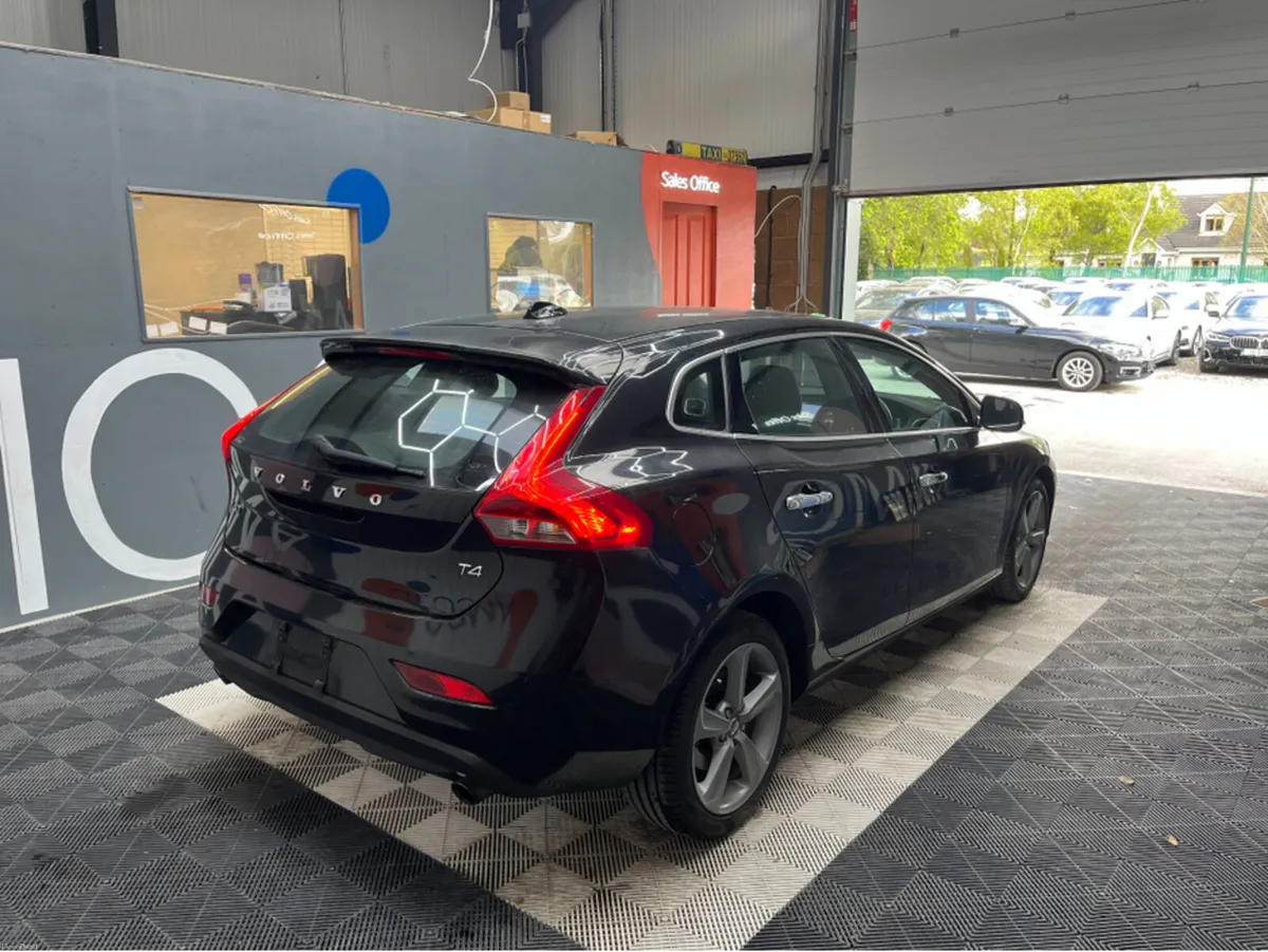 Volvo V40 €11950! 2015 VOLVO V40 1.6 AUTOMATIC / C - Image 2