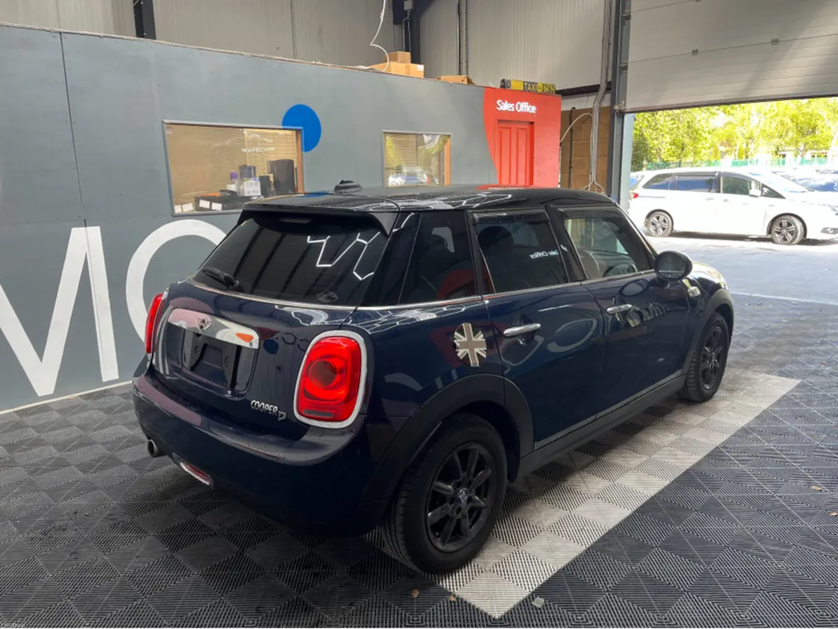 Mini Cooper 2016 MINI COOPER D 1.5 AUTOMATIC / CRU - Image 2