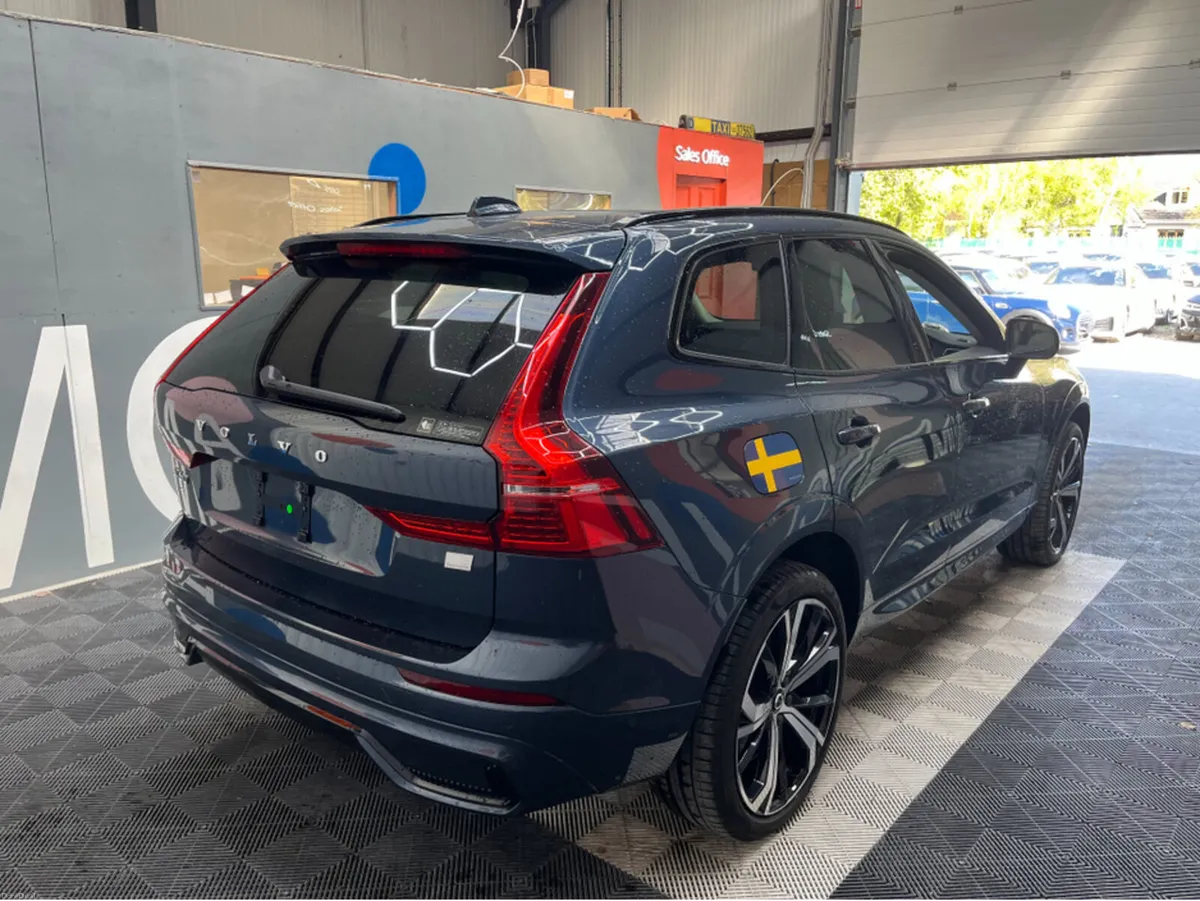 Volvo XC60 2023 VOLVO XC60 RECHARGE ULTIMATE T6 AW - Image 2
