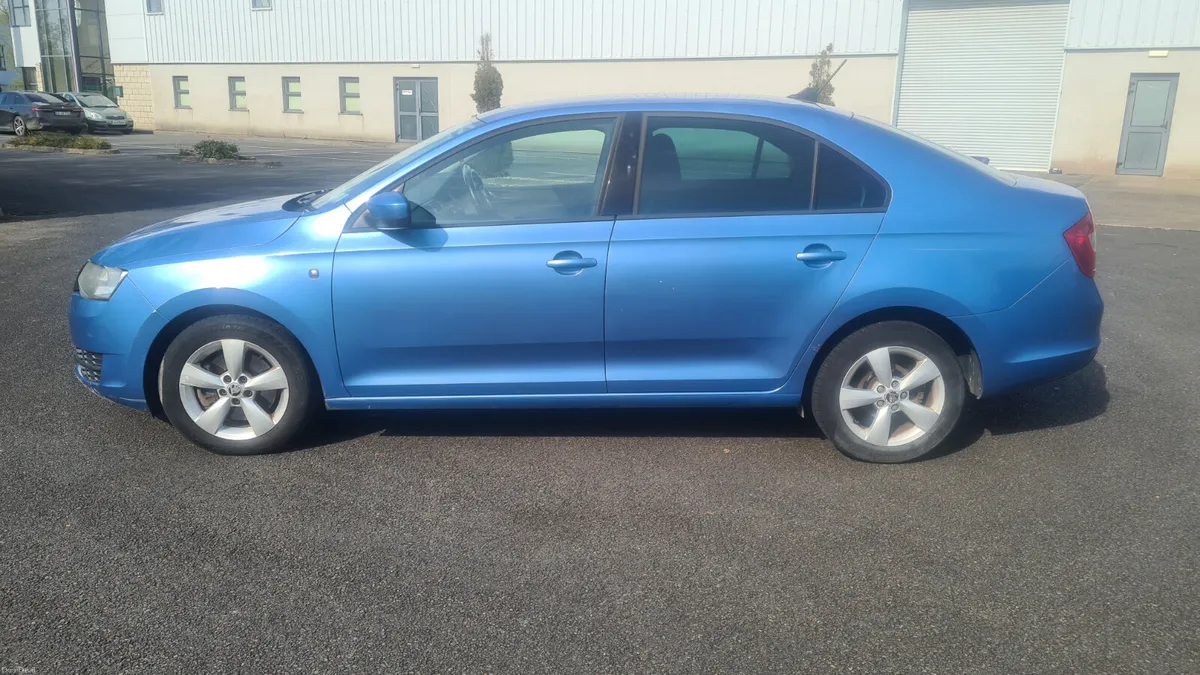 Skoda Rapid 2012 - Image 3