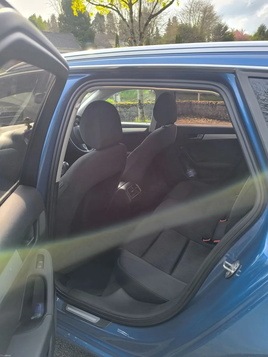 Audi A4 2010 - Image 3
