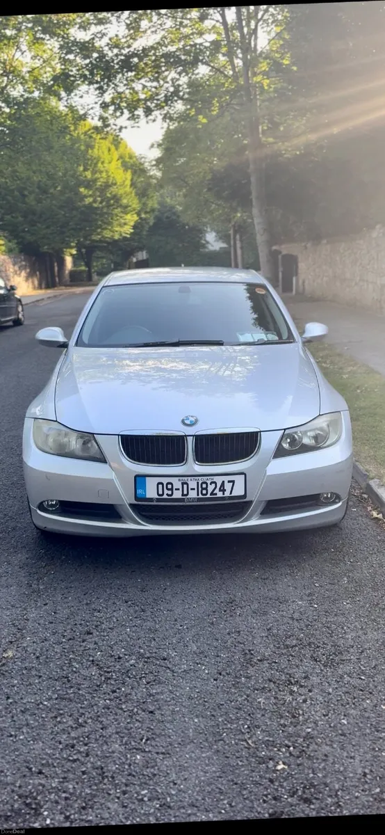 BMW 3-Series 2009 - Image 1