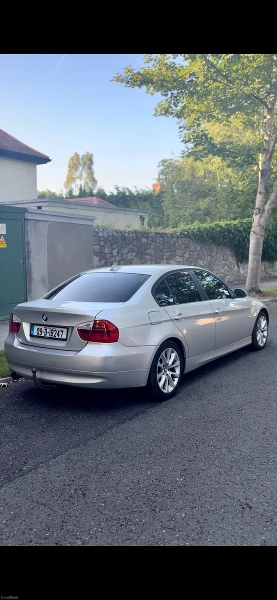 BMW 3-Series 2009 - Image 3