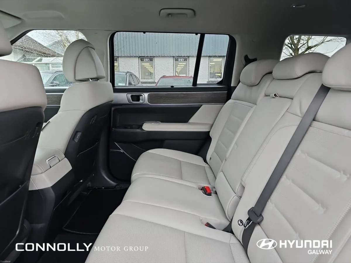Hyundai Santa Fe 1.6 PHEV 4WD Premium - Image 6
