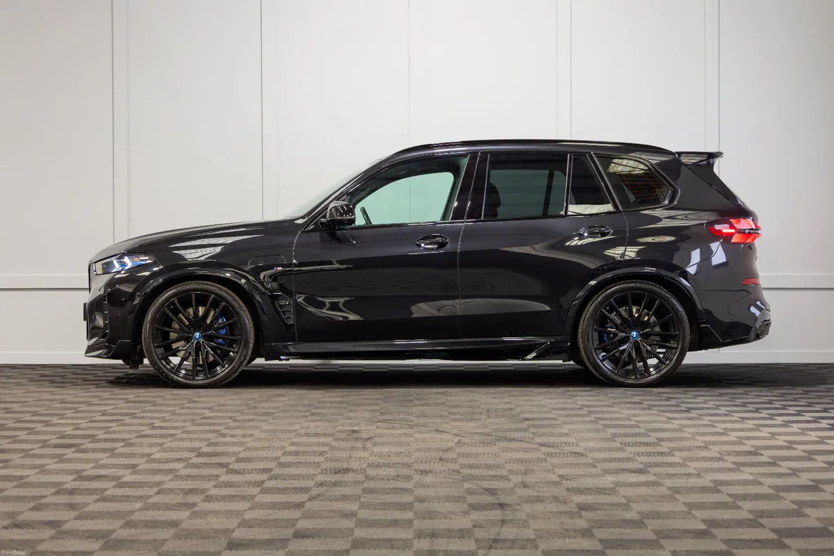232 BMW X5 X-Drive 50e M-Sport - Image 3
