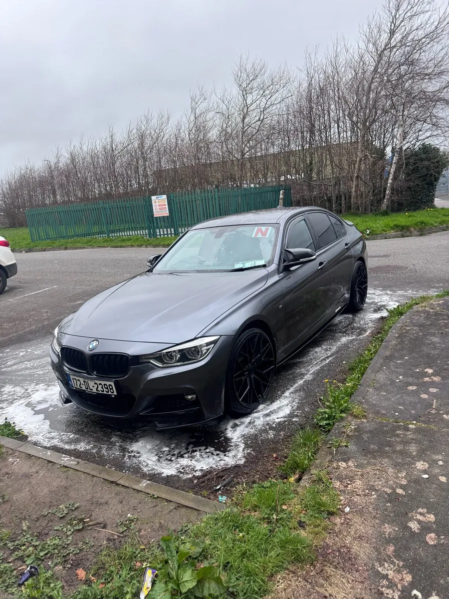 BMW 3-Series 2017 - Image 2