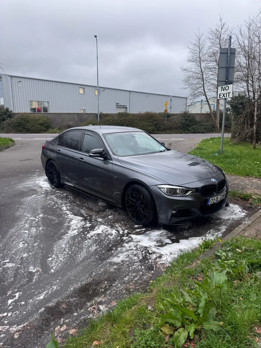 BMW 3-Series 2017 - Image 3