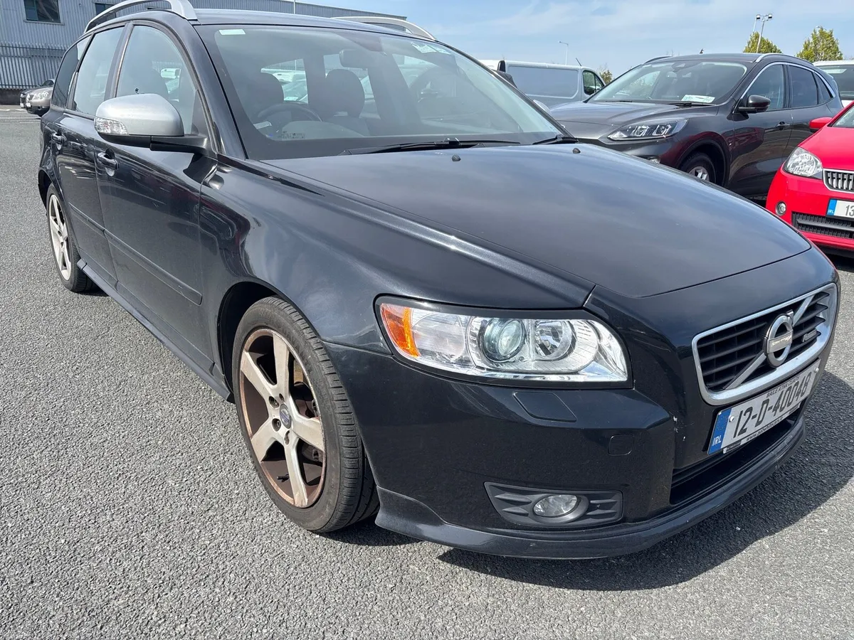 Volvo V50 - Image 1