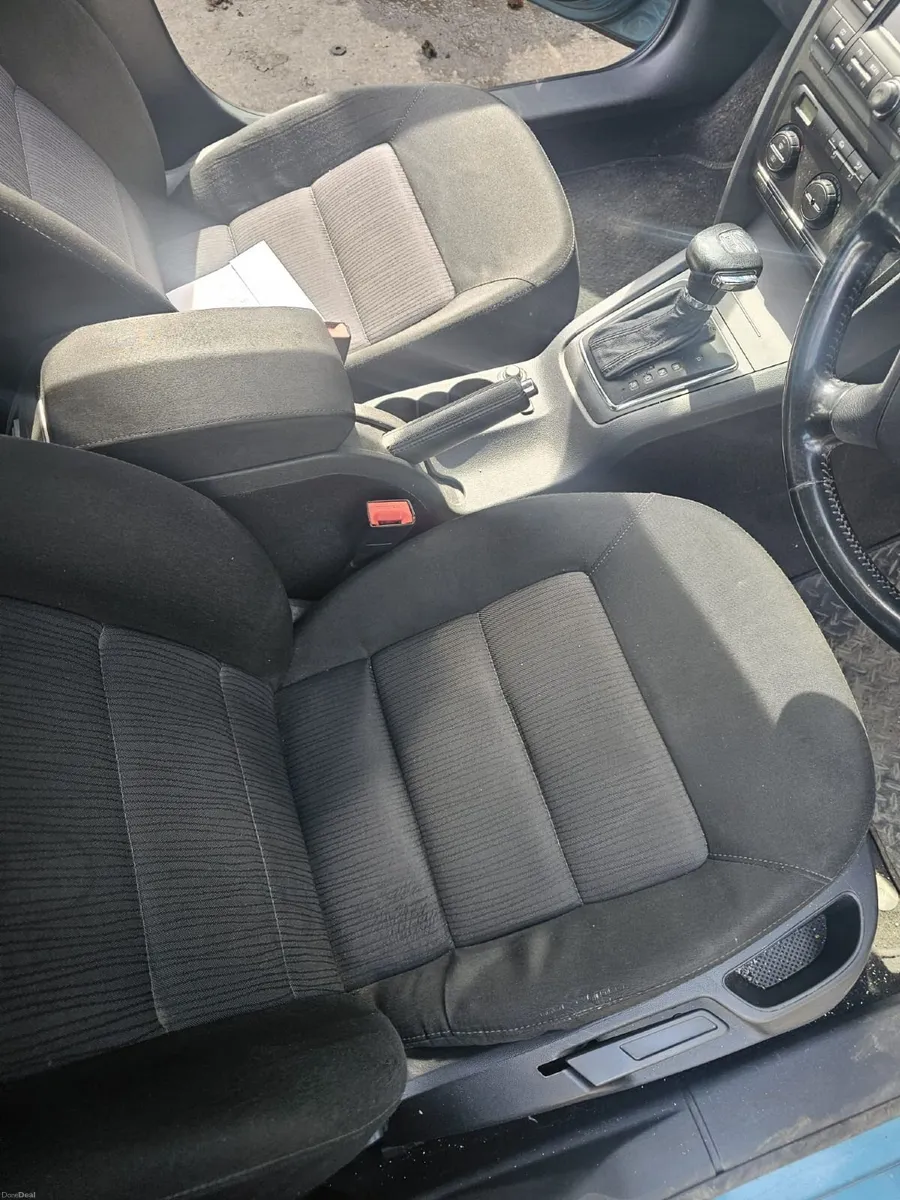 Skoda Octavia 07 automatic - Image 4