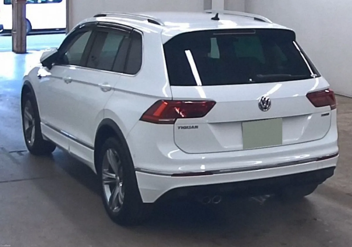 2018 VW Tiguan R-Line 4 Motion - Image 4
