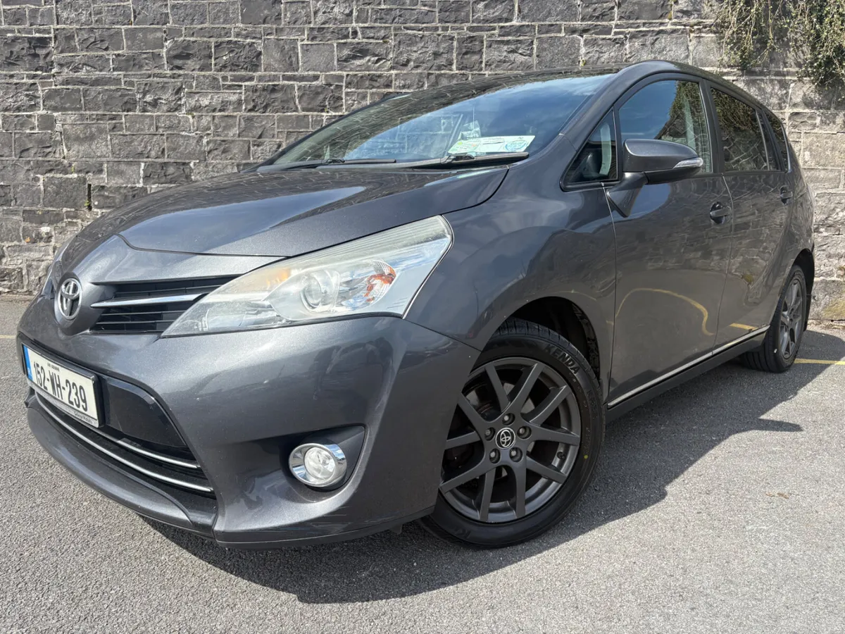 15 Toyota Verso 7 Seater! Pan roof trade ins 👍 - Image 3