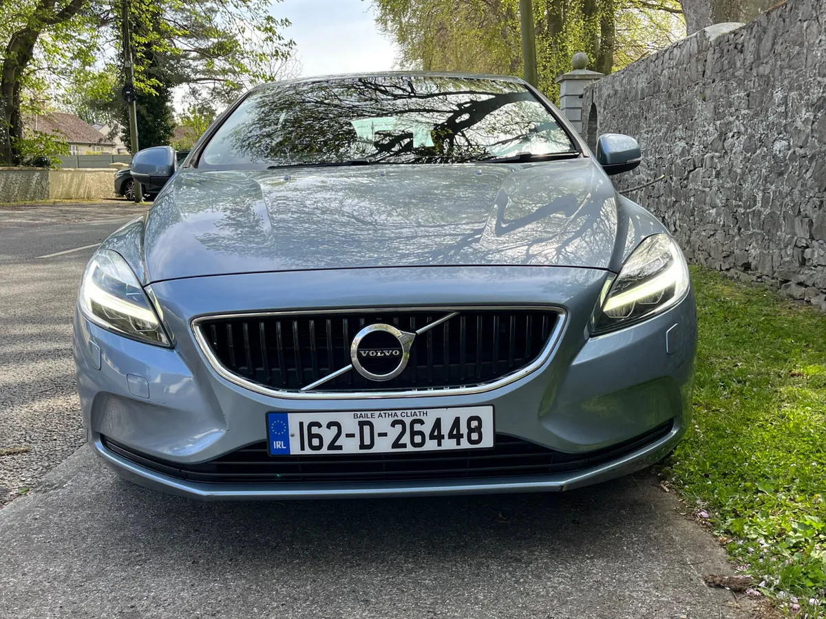 Volvo V40 2.0 D2 MOMENTUM - Image 4