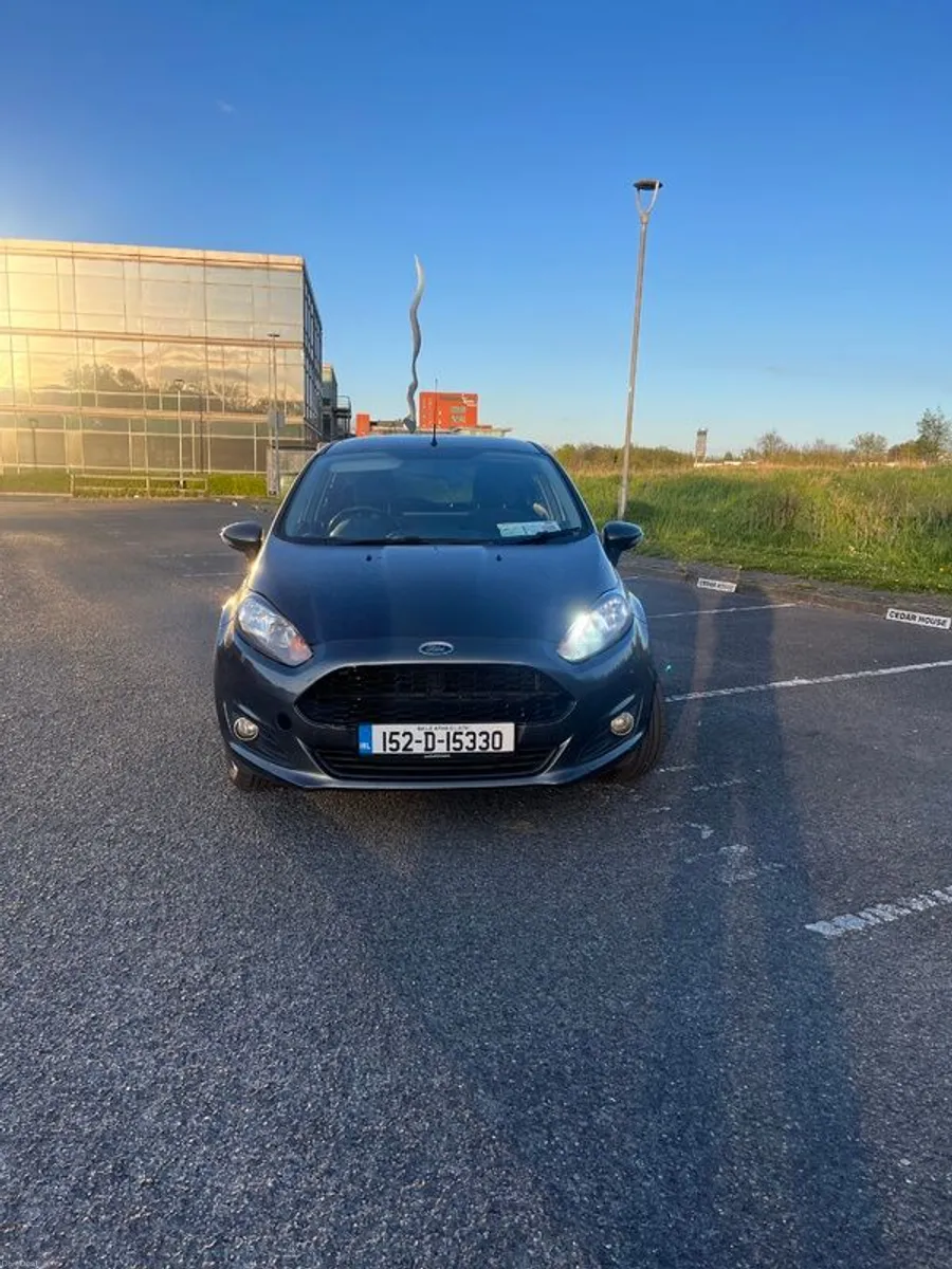 2015 Ford Fiesta - Image 2