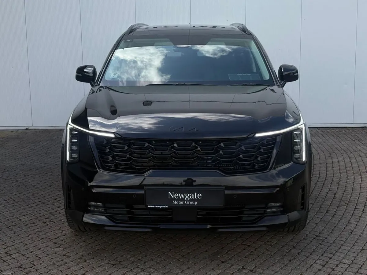 Kia Sorento BLACKED OUT - CUSTOM - Image 2