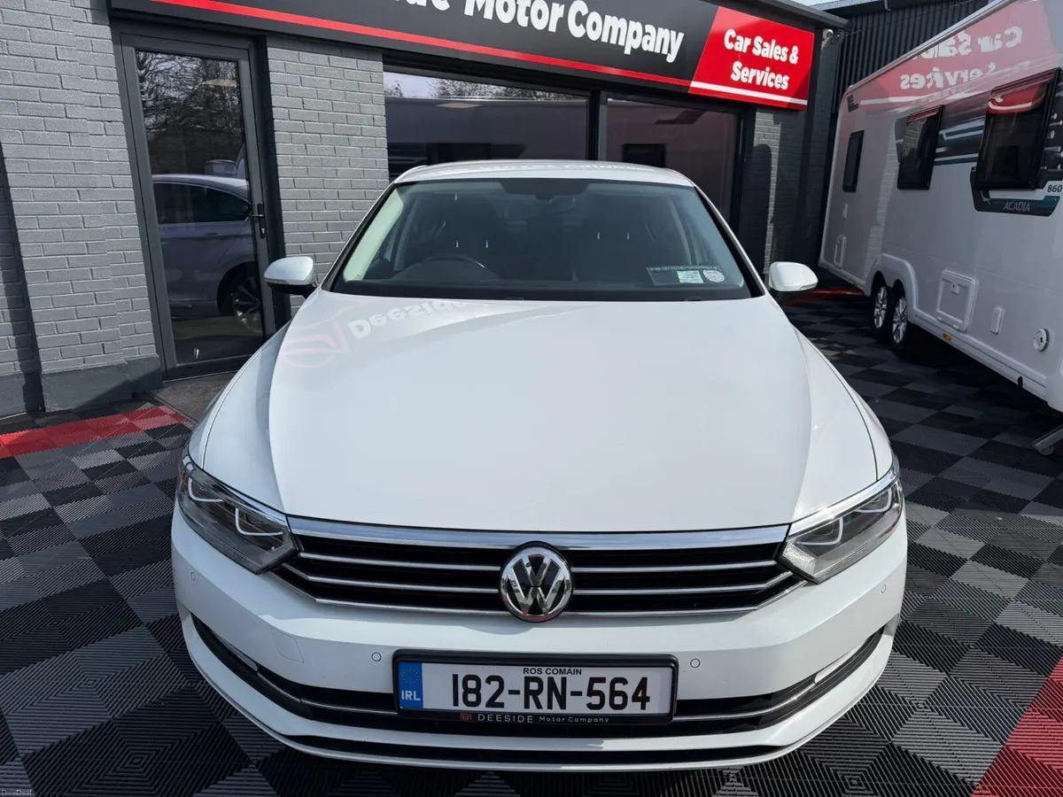 Volkswagen Passat 2018, HEATED SEATS, PARK SENSORS - Image 3
