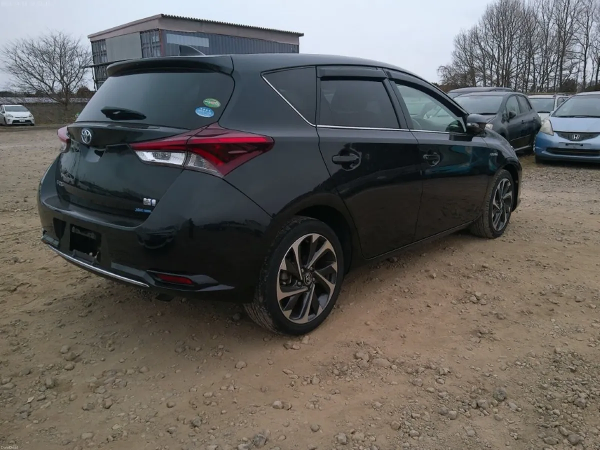 2016 Toyota Auris Hybrid - Image 4