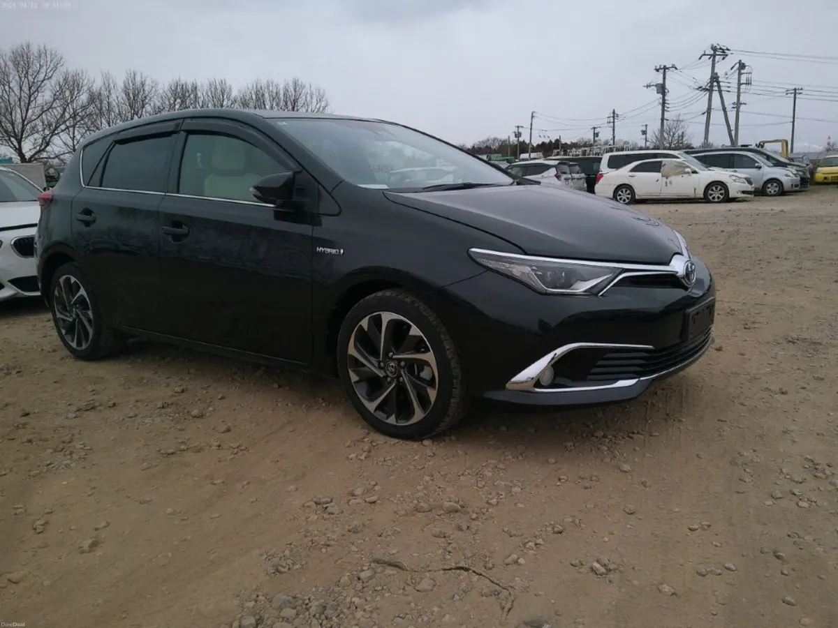 2016 Toyota Auris Hybrid - Image 1
