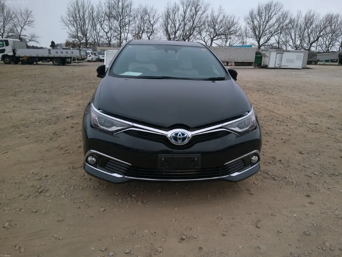 2016 Toyota Auris Hybrid - Image 2