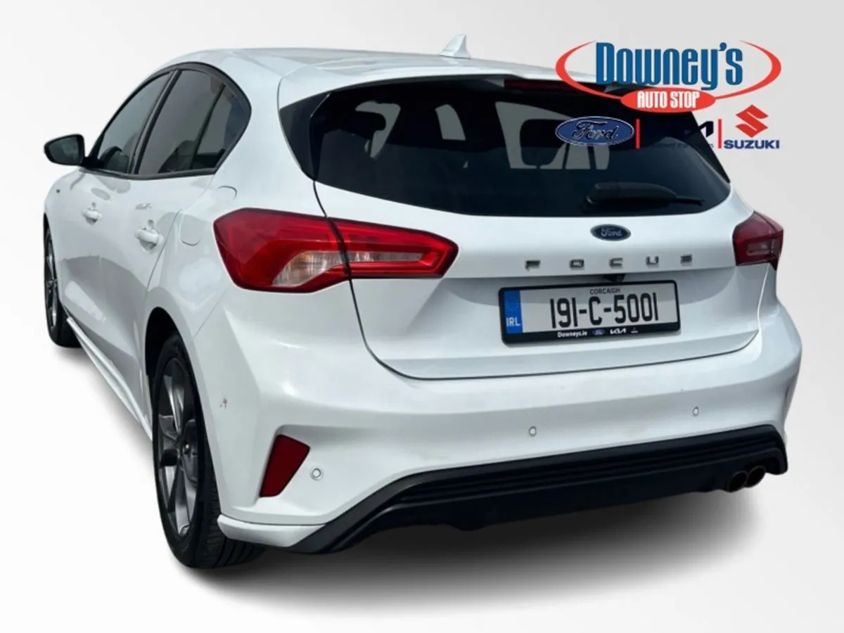 Ford Focus 1.0  PETROL - Image 3