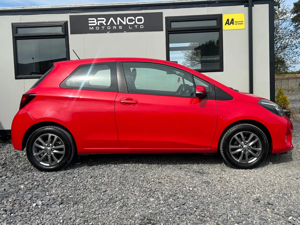 Toyota Yaris 1.0 Terra 2015 - Image 4