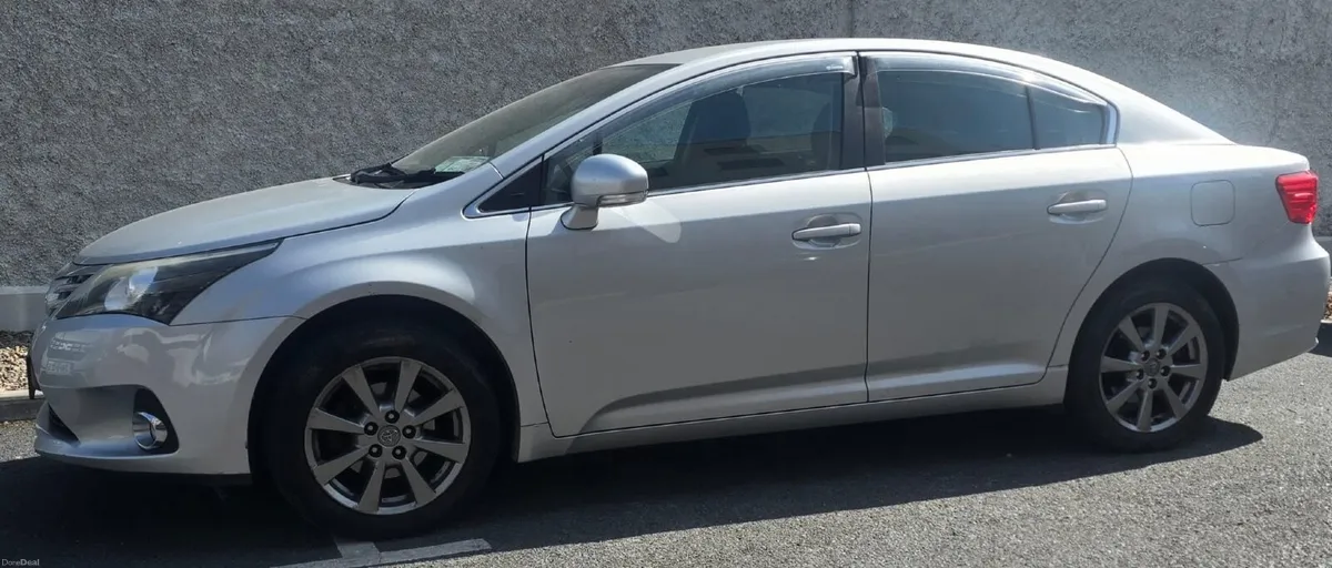 Toyota Avensis 2012 - Image 1