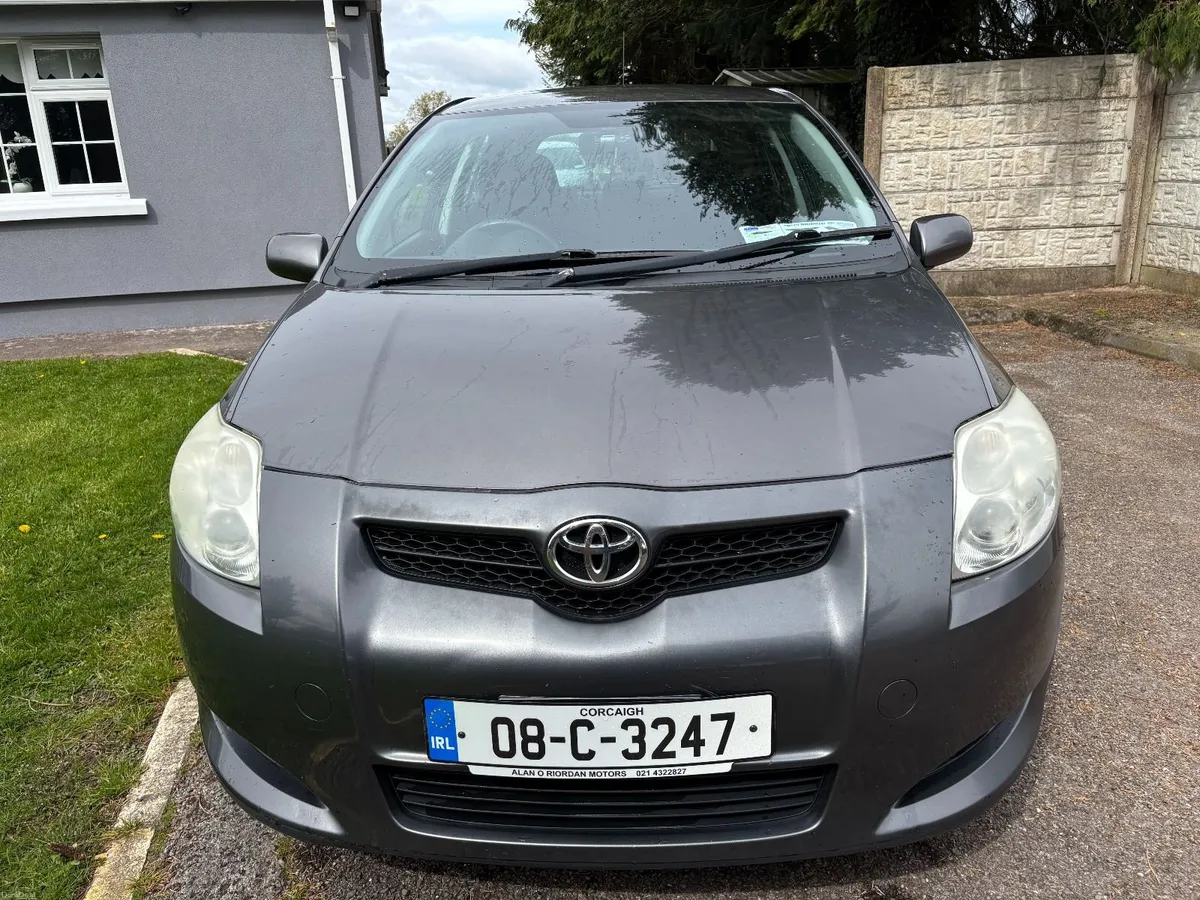 Low Mileage Toyota Auris 2008 - Image 2