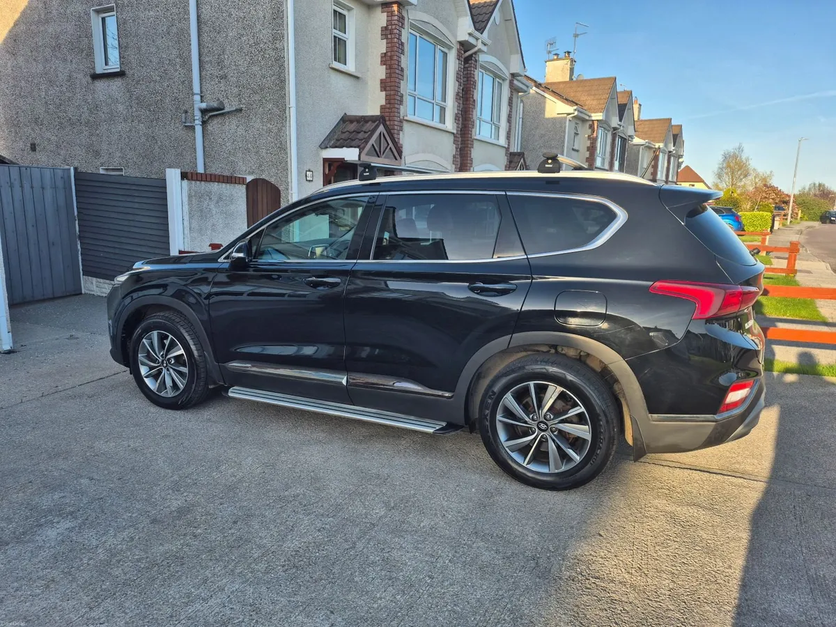 Hyundai Santa Fe 2019 - Image 2