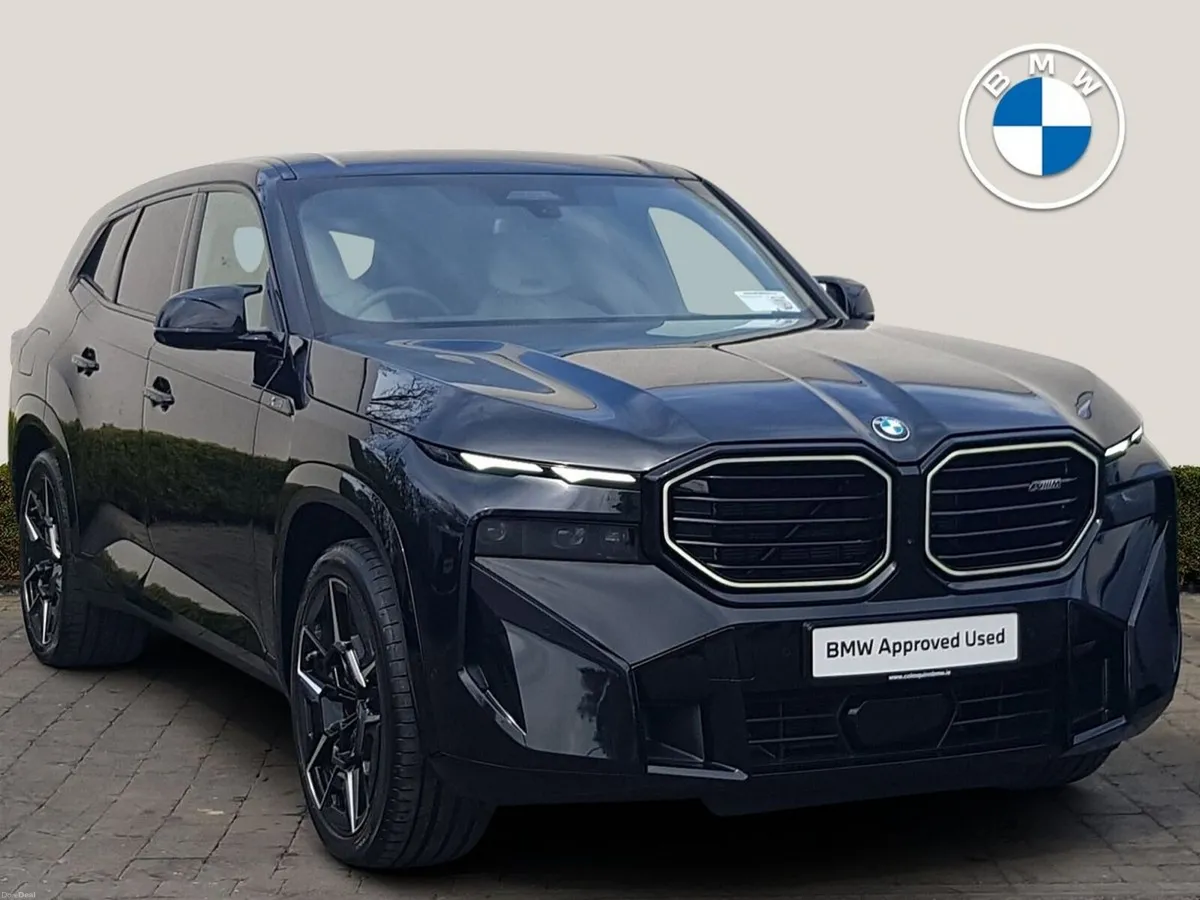 BMW XM 50e - Image 1