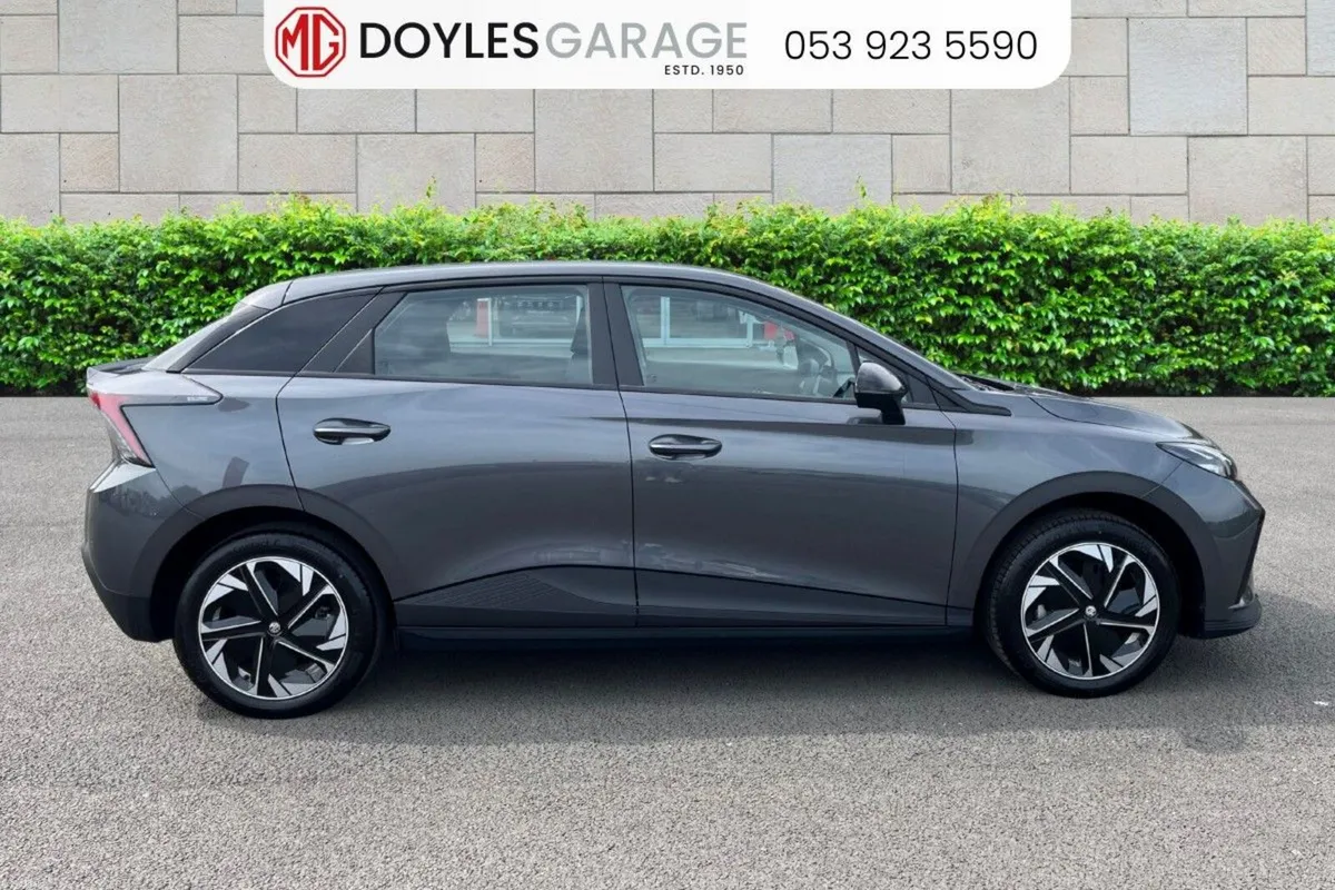 MG MG4 SR Excite - Image 2