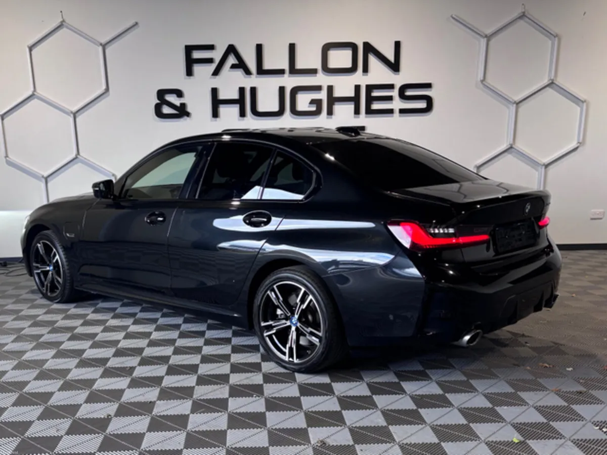 2023 BMW 3 SERIES 330e M SPORT AUTOHYBRID 292BHP - Image 4